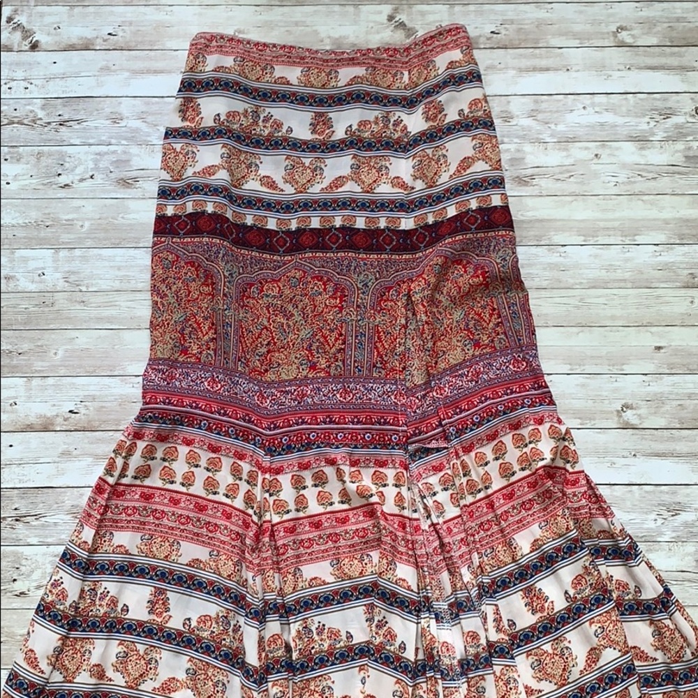 Mila Skirt size M NWT